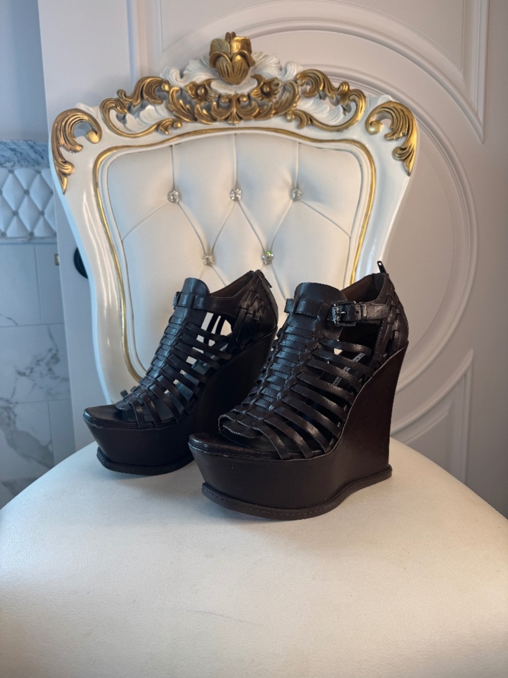 Vera Wang Lavender Leather Shoes